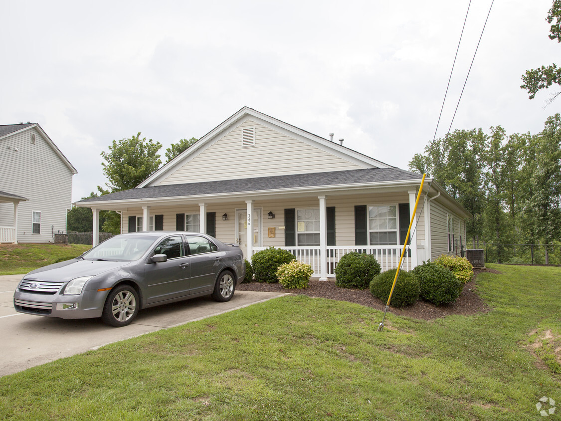 Building Photo - Country Garden Estates