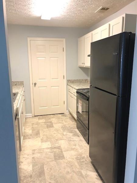 Building Photo - 9301 Fairington Ridge Cir