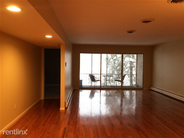 Building Photo - 40750 Woodward Ave