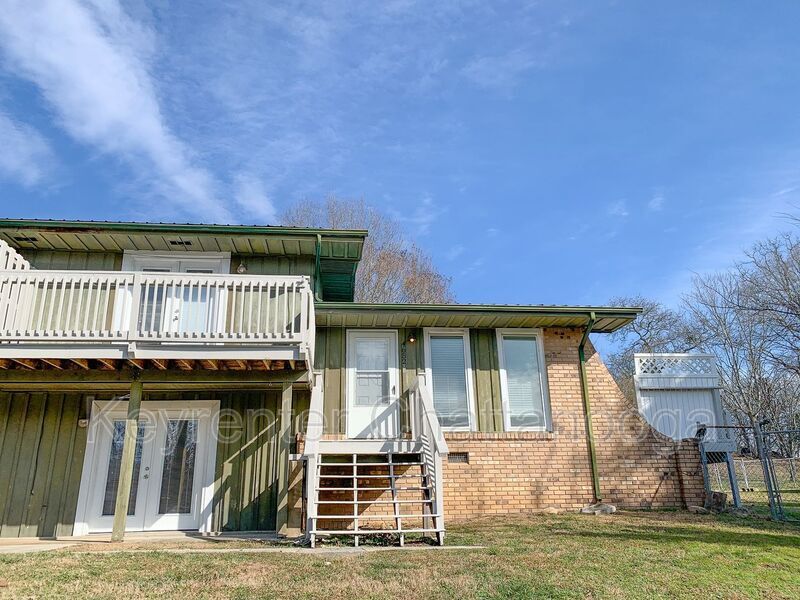 Primary Photo - 4652 Cary Ln