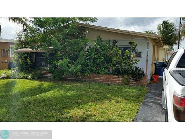 Building Photo - 2625 NW 68th Ave