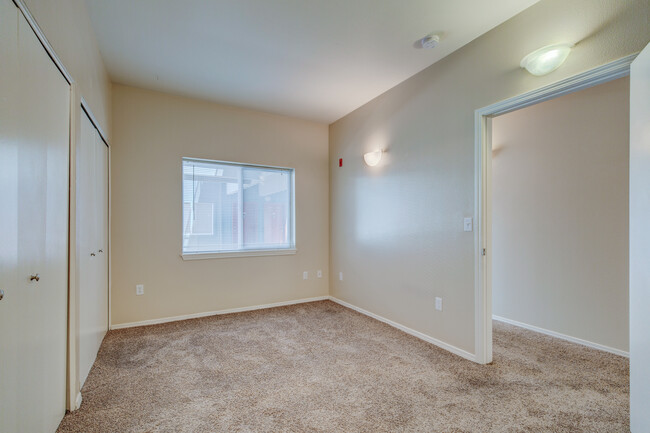 Foto del edificio - C.W. Moore Apartments