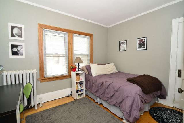Foto del edificio - 2733 N Downer Ave