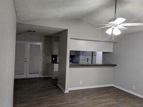 Building Photo - 1213 Dobie Dr