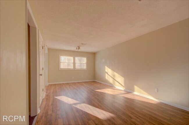 Foto del edificio - 3 br, 1 bath House - 2253 Flippin Circle NW