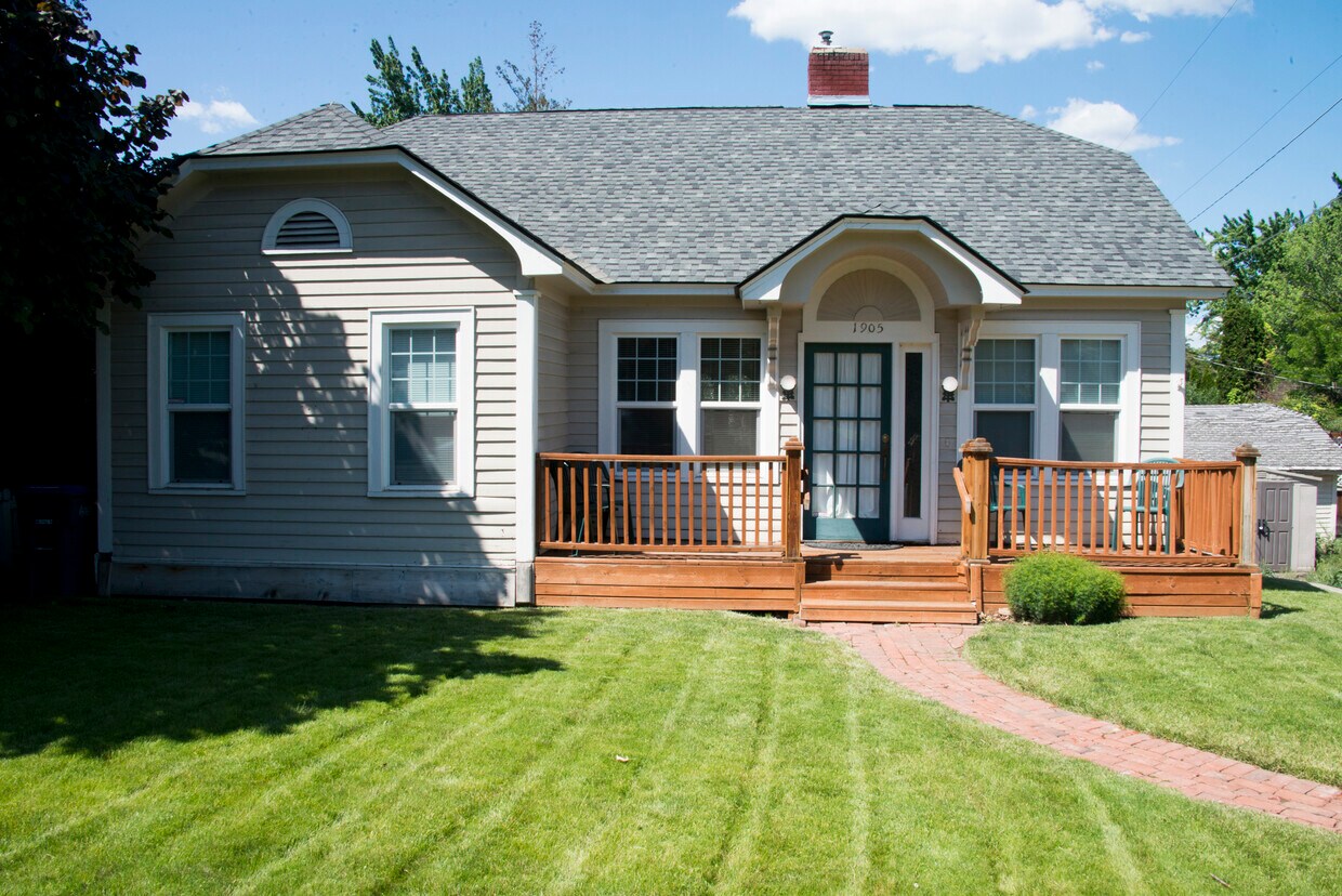 Frente de la casa - 1905 Summitview Ave