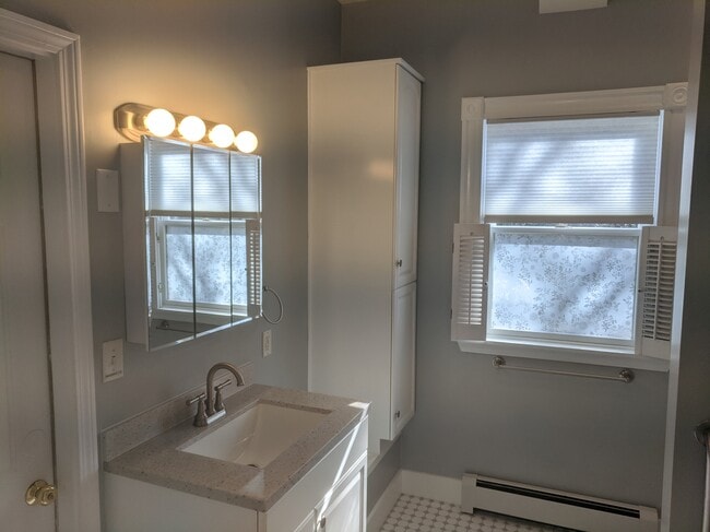 Building Photo - 26 County St