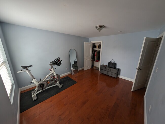 Dormitorio #2 (13'0 x 11'0) - 4 Cutler Ct