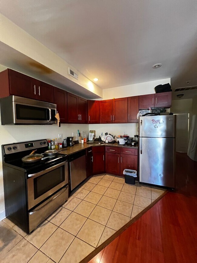 Foto del edificio - 676 N 33rd St