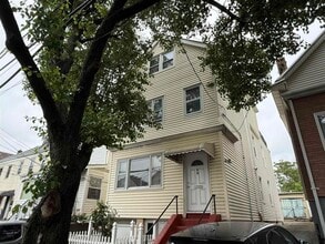 Building Photo - 80 McAdoo Ave