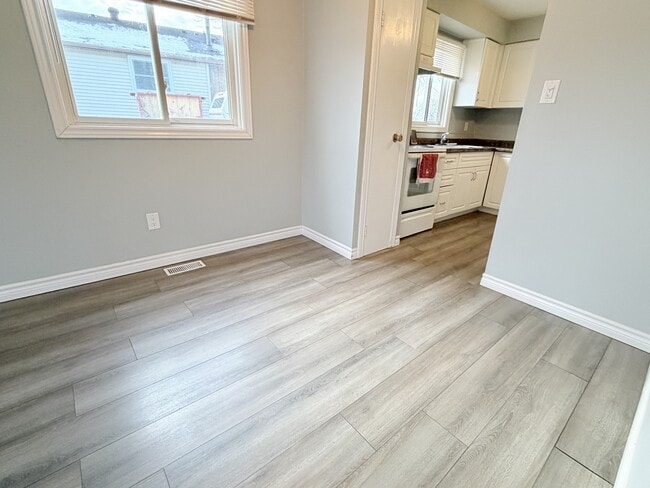 Photo du bâtiment - 1199 Afton Dr