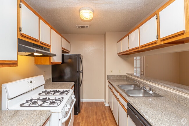 2 BR, 2 BA - 998 SF - Atlas at St. George