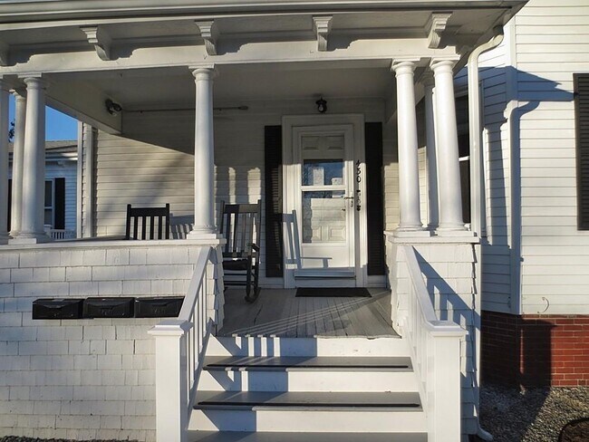 Building Photo - 430 N Main St