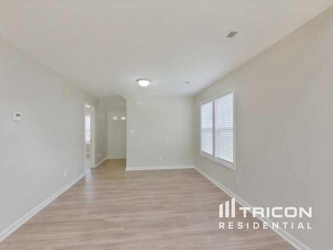 Building Photo - 9312 Tiger Lily Ln