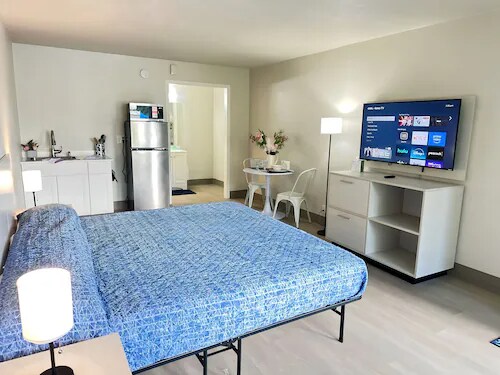 Foto del edificio - 4645 N Socrum Loop Rd