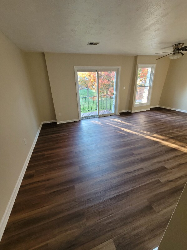 Foto del edificio - 1310 Louisville Rd