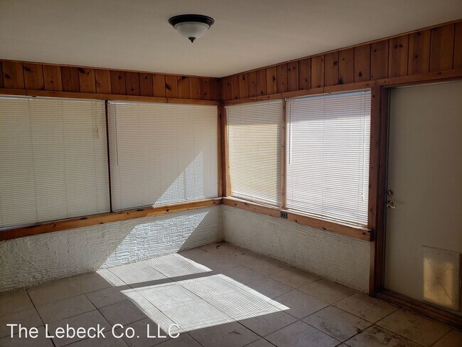 Building Photo - 2 br, 1 bath House - 4821 Haines NE