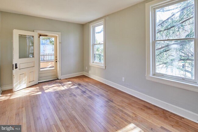 Building Photo - 1400 Delaware Ave