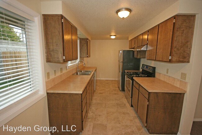Building Photo - 2 br, 1 bath House - 133 SE 12th Ave