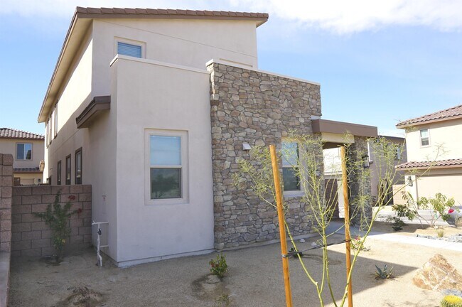 Building Photo - 35992 Franklin Dr