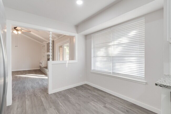 Foto del edificio - 2704 NW 115th St