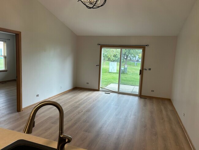 Foto del edificio - 1308 Jenna Dr
