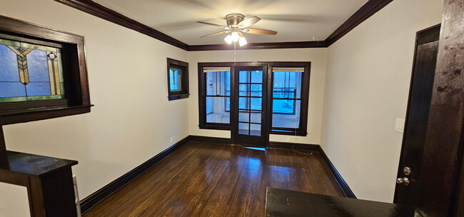 Foto del edificio - 3819 N Drake Ave