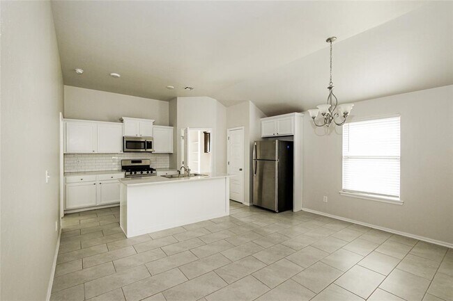 Foto del edificio - 4608 Crystal Clear Ln