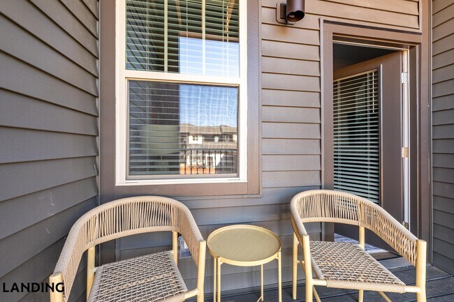 Foto del edificio - 185 Ashford Cir