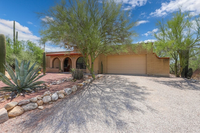 Building Photo - 6532 N Burro Creek Pl