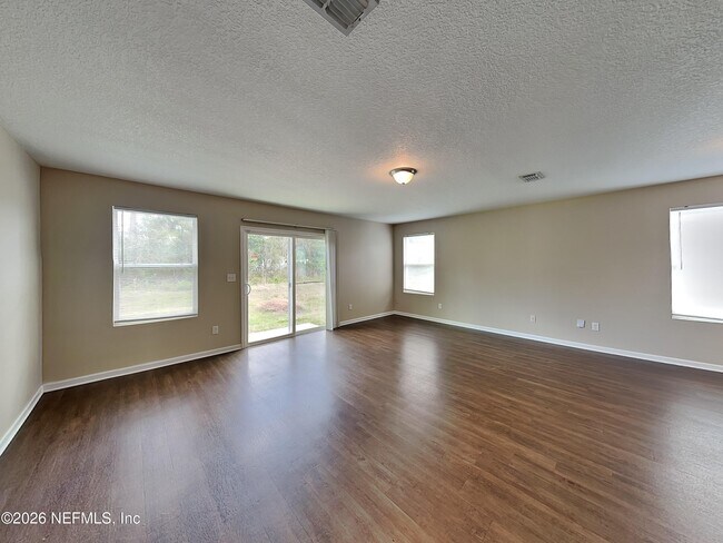Foto del edificio - 7057 Camfield Landing Dr