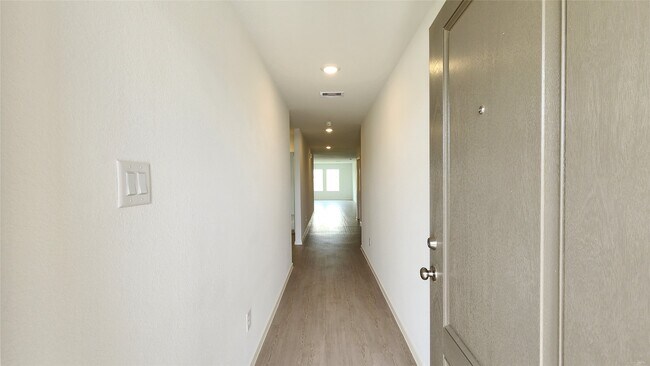 Foto del edificio - 29018 Rustic Windmill Wy
