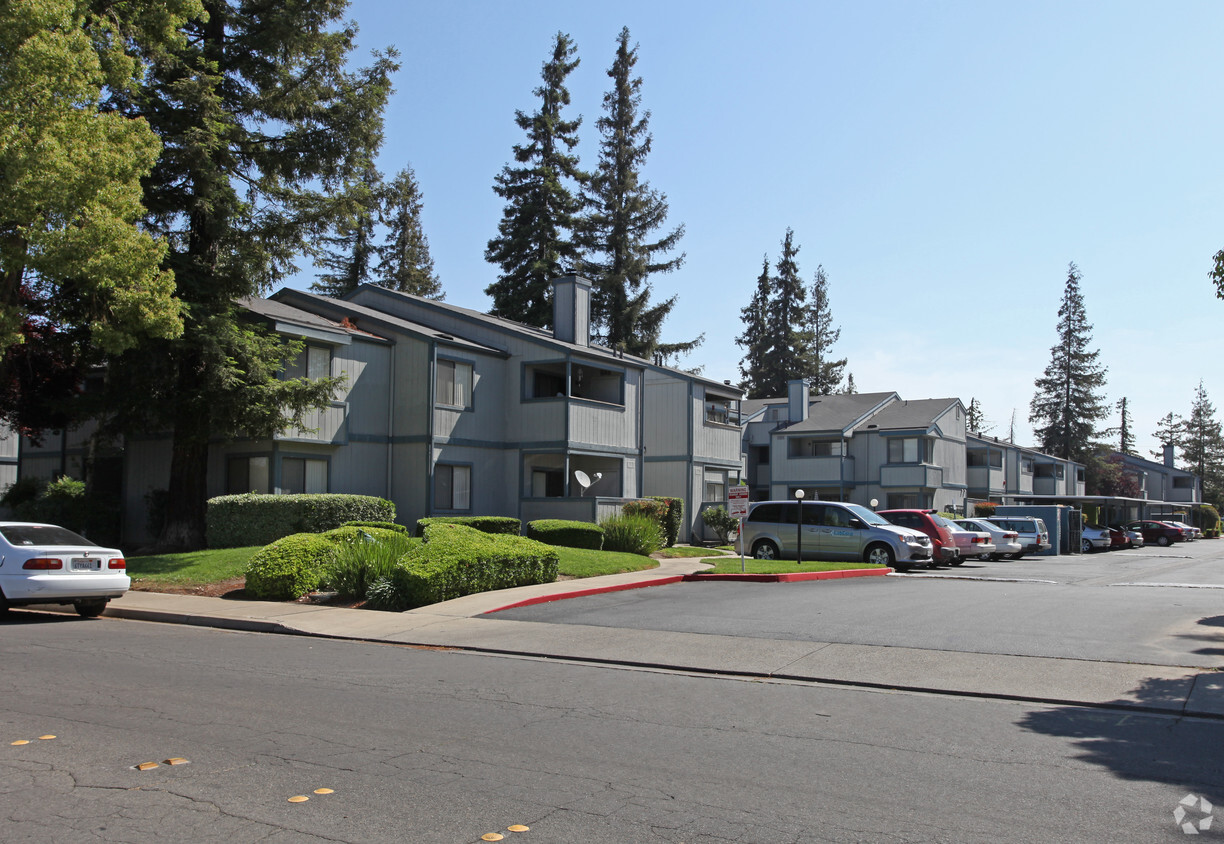 Foto principal - Maple Ridge Apartments