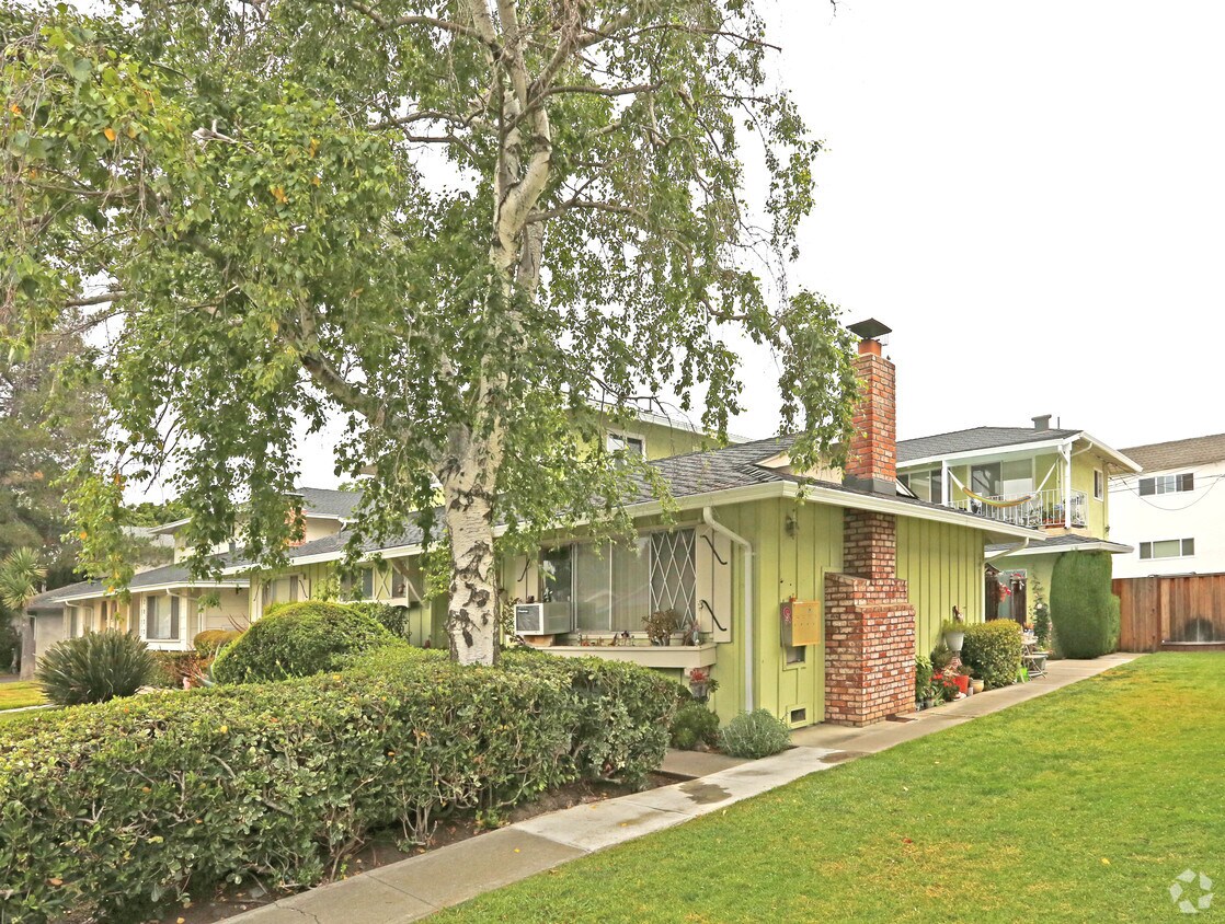 Foto del edificio - 2023 Town and Country Ln