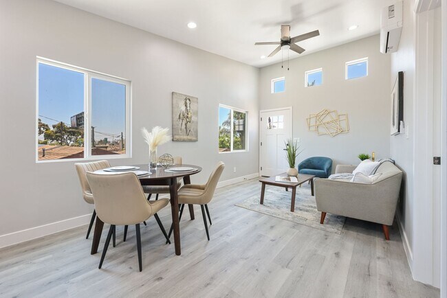Foto del edificio - Brand New Upstairs 1 Bed 1 Bath! Be The Fi...