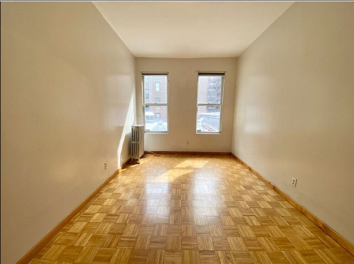 Building Photo - 41 AVENUE