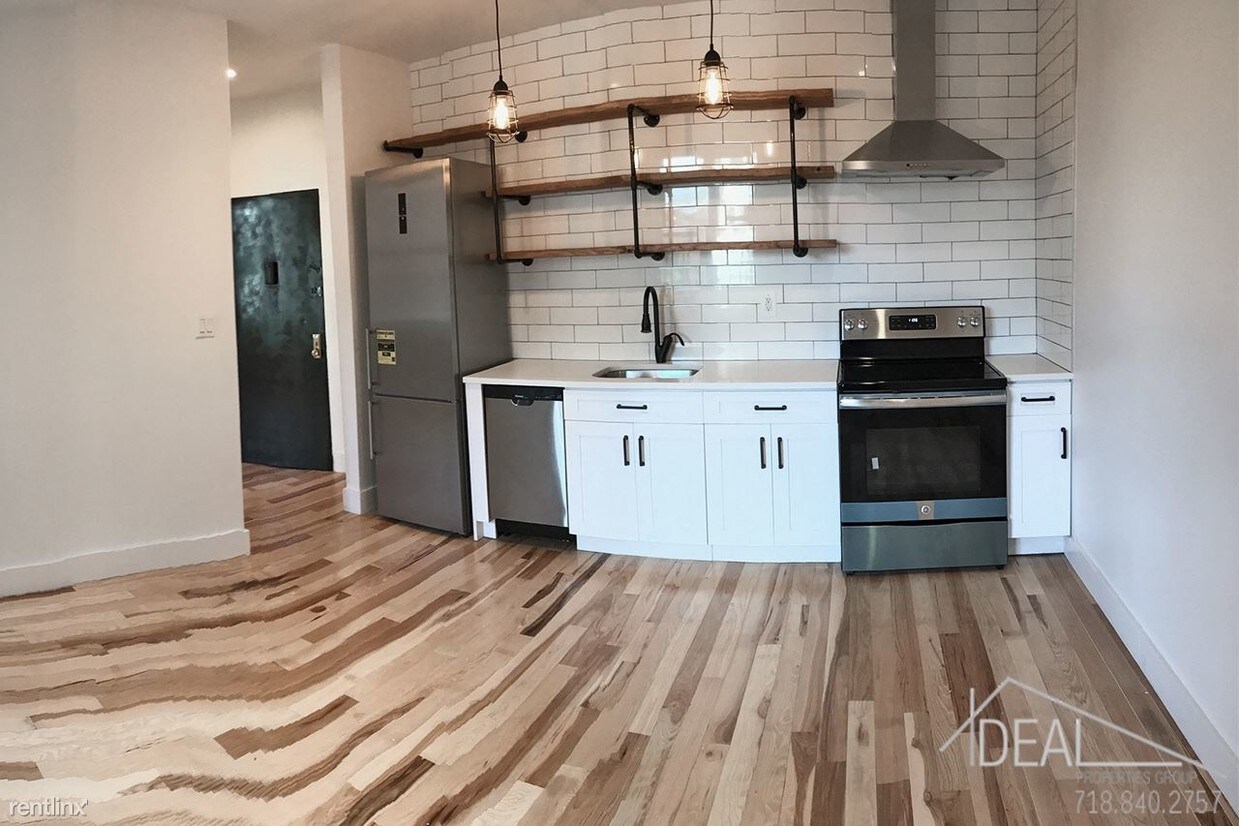 Foto principal - 1011 Foster Ave