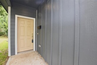 Building Photo - 1232 3rd Ave N