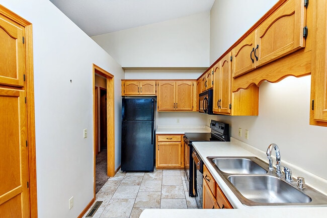 Building Photo - 2727 Spyglass Ct NW