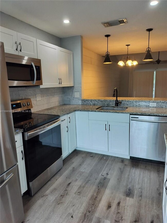 Building Photo - 296 Palmetto Ct