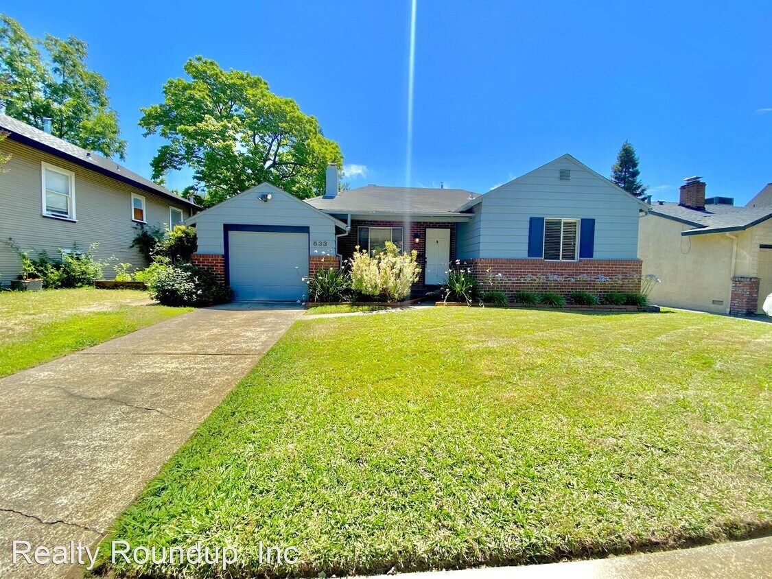 Primary Photo - 2 br, 1 bath House - 633 41st St