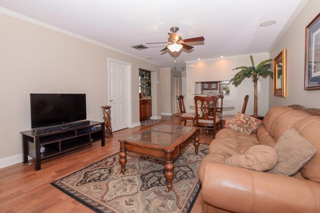 Building Photo - 2050 Oleander Blvd
