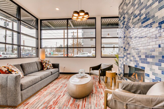 Vestíbulo de entrada con chimenea - Holm at Sellwood