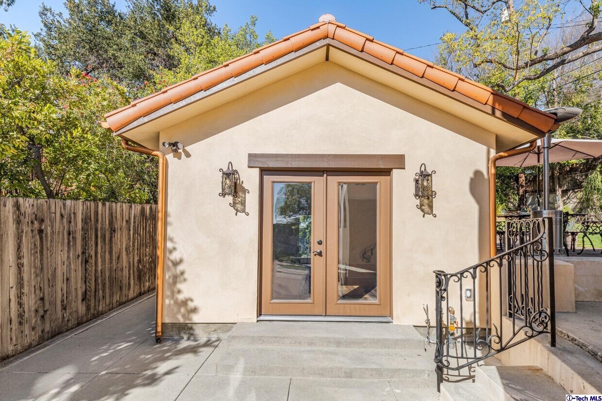 Primary Photo - 1603 Hill Dr