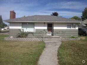 Building Photo - 2338 W Walton Ave