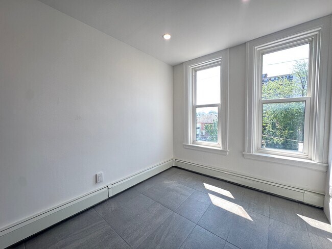 Photo du bâtiment - Freshly Renovated 1 Bedroom 1 Bathroom Apartment