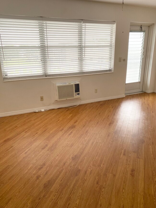 Building Photo - 91 Berkshire D