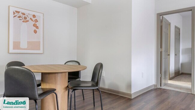 Foto del edificio - 2000 Monroe Pl NE