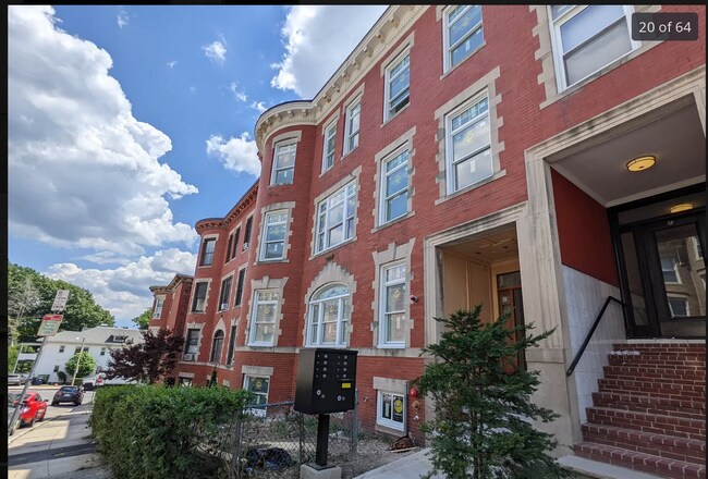 Foto del edificio - 14 Mount Hood Rd