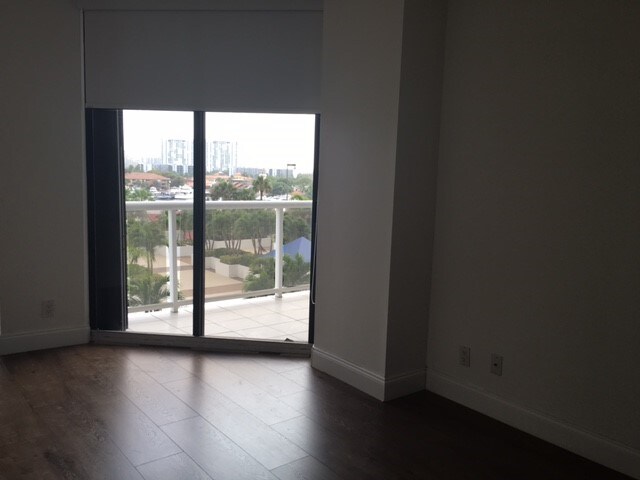 Building Photo - 3640 Yacht Club Dr